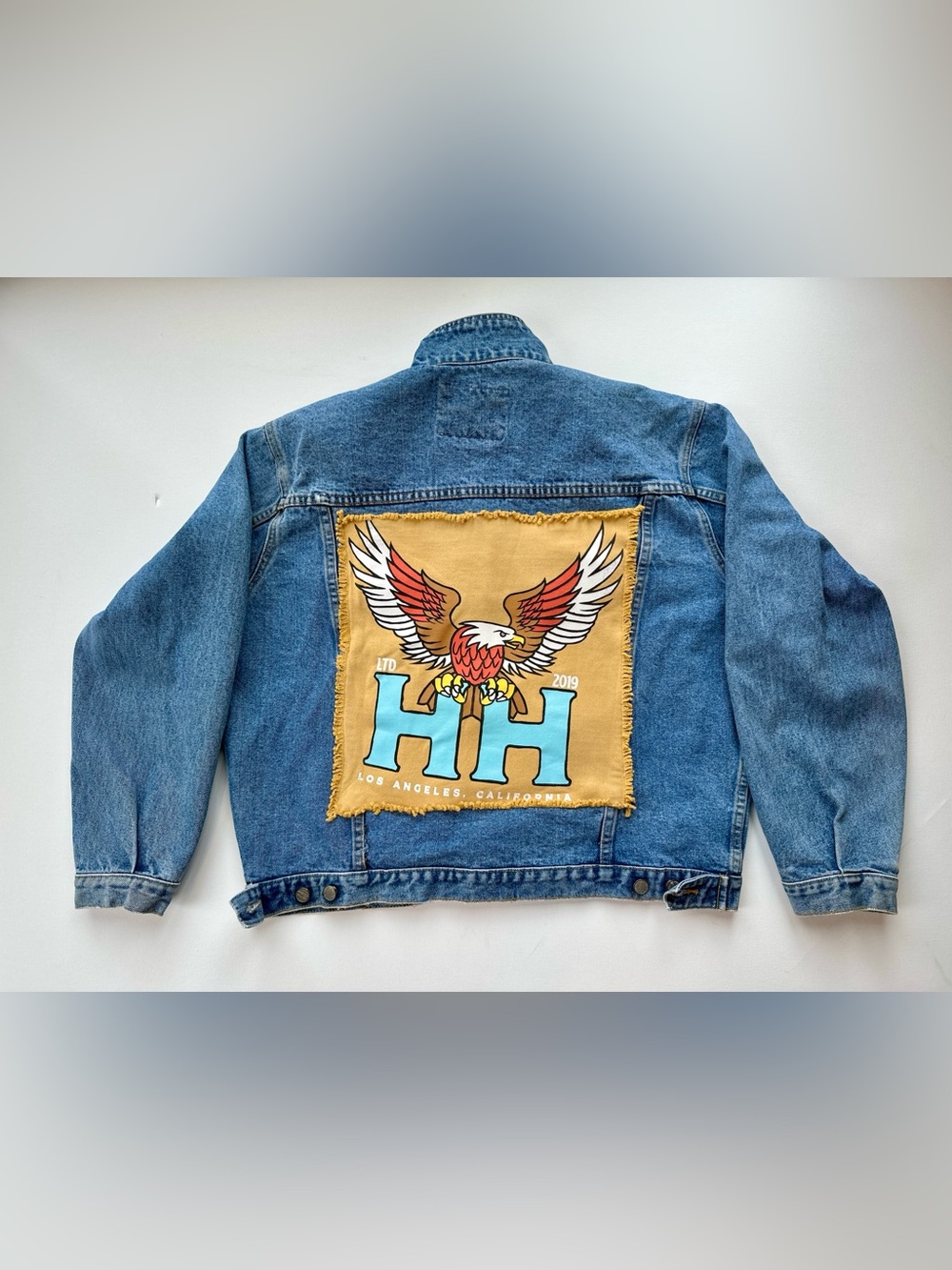 Vintage-Style United Jeans Boxy Denim Jacket with Bald Eagle Appliqué Patch (M)